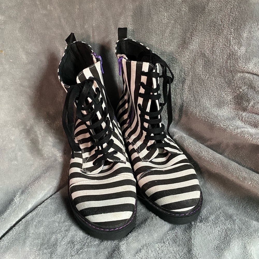 Women’s Size 42 (US 10) Black And White Striped Combat Boots Gently Used Purple